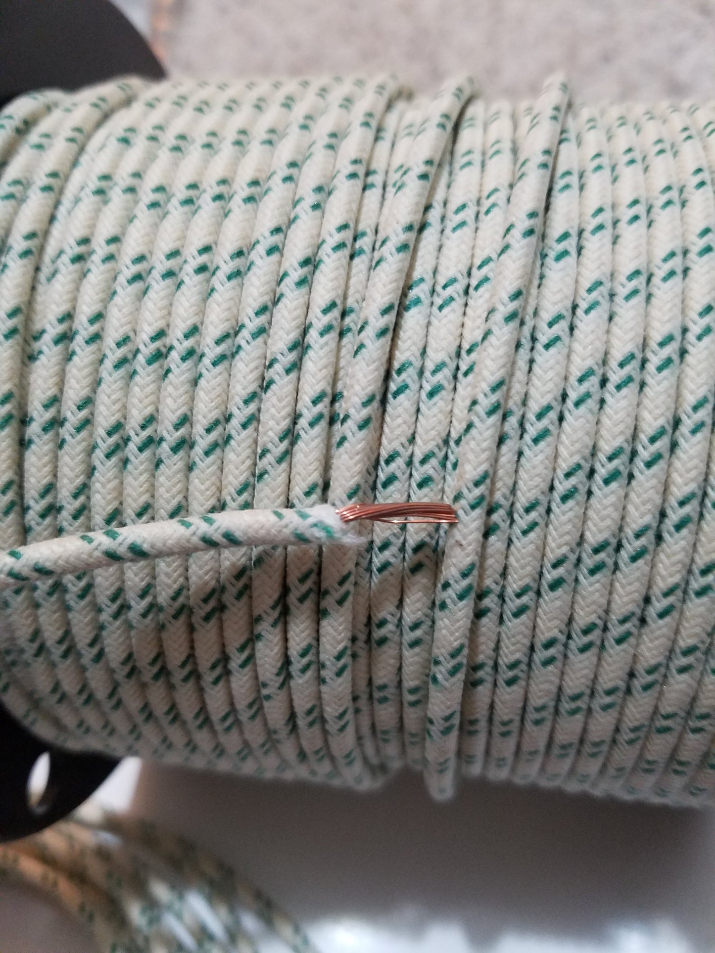 18 Gauge Cloth Braided Primary Wire [Sold By The Foot]