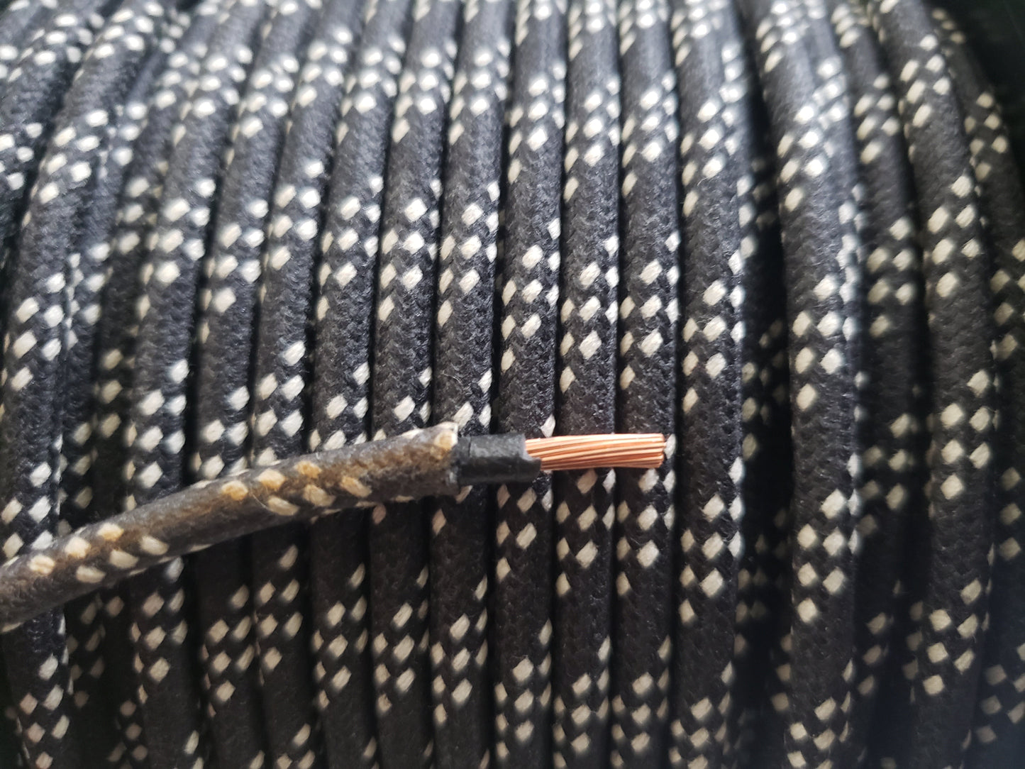 18 Gauge Cloth Braided Primary Wire [Sold By The Foot]
